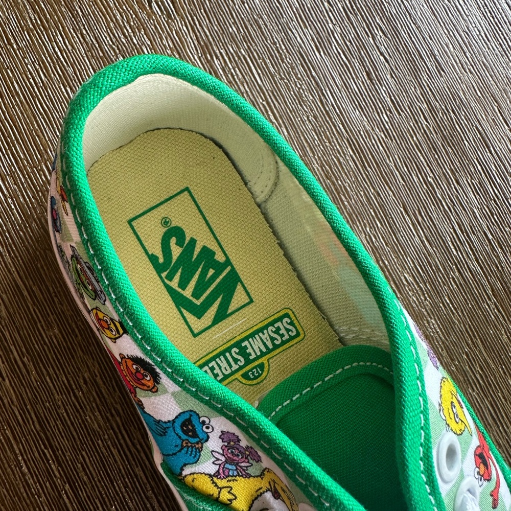 NWT Vans Sesame Street Kids Sneakers Shoes size 1.5 - Picture 8 of 8